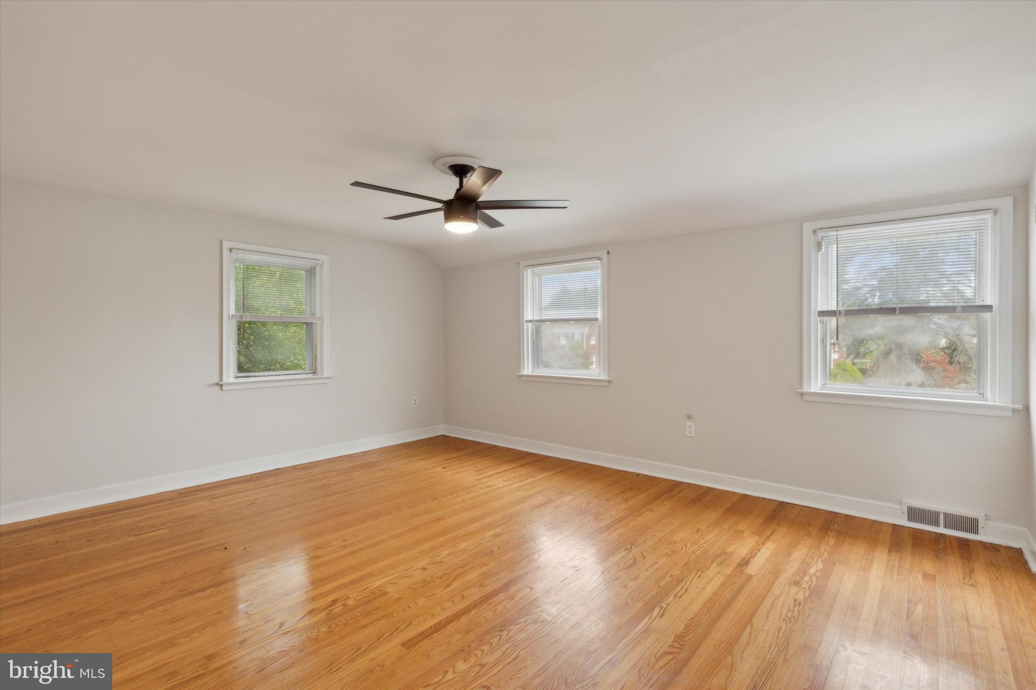 118 Dewey Road Cheltenham, PA 19012 - Photo 15 of 25 Gallery Image 15