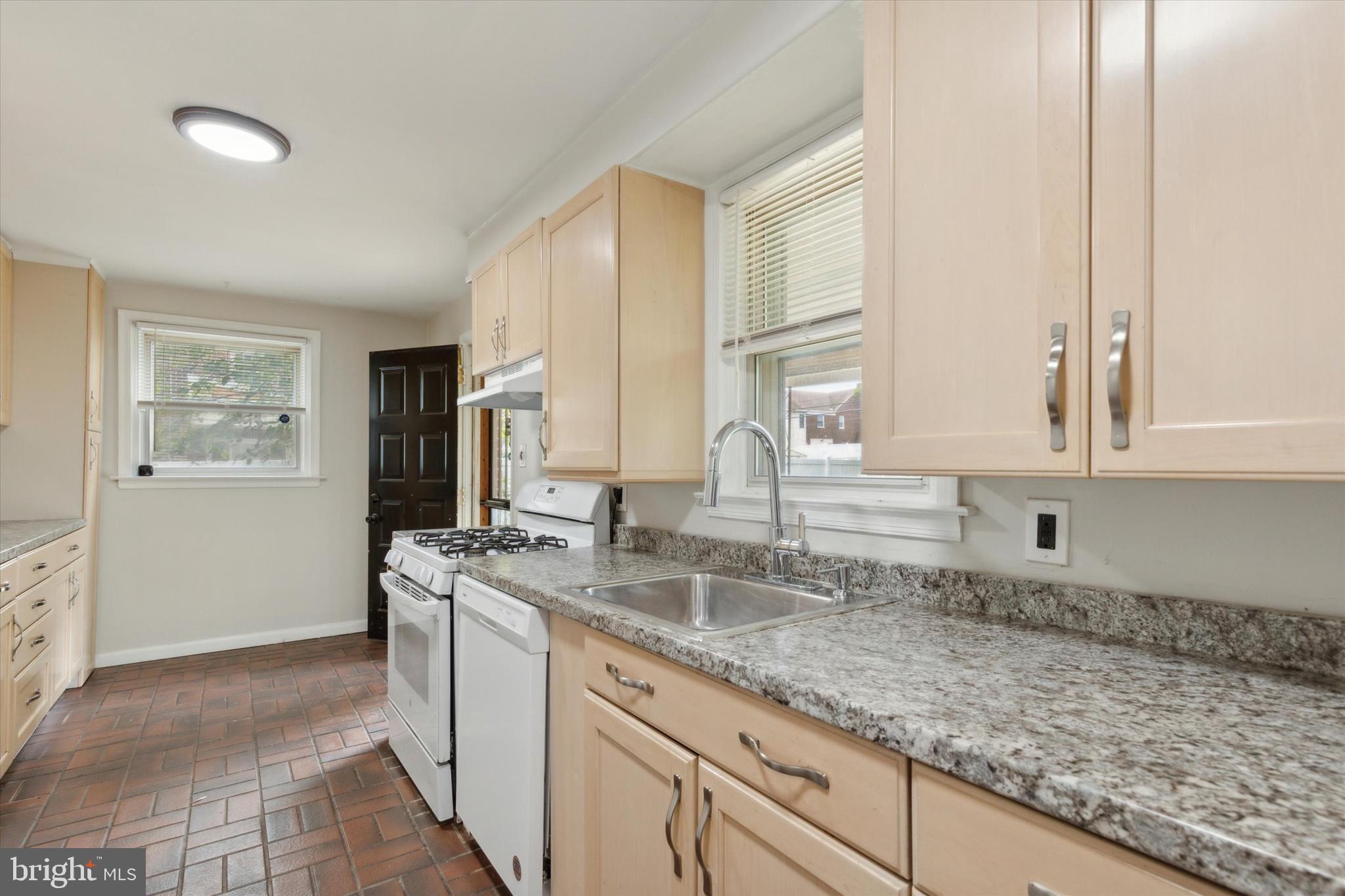 118 Dewey Road Cheltenham, PA 19012 - Photo 7 of 25 Gallery Image 7