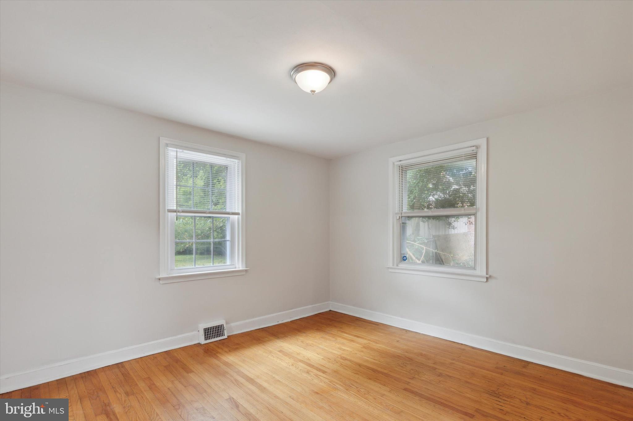 118 Dewey Road Cheltenham, PA 19012 - Photo 9 of 25 Gallery Image 9