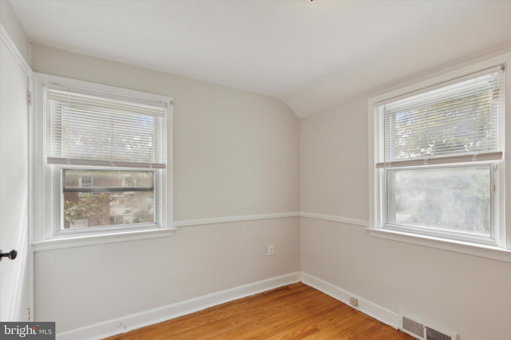 118 Dewey Road Cheltenham, PA 19012 - Photo 10 of 25 Gallery Image 10