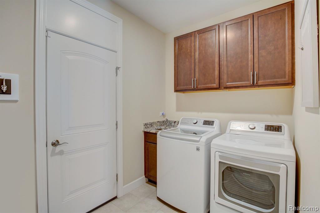 5495 Woodfall Road Clarkston, MI 48348 - Photo 22 of 31
