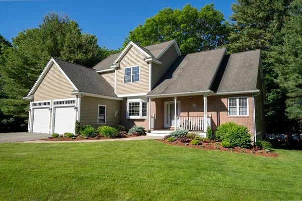 $1,050,000 | 5 Lane Farm Drive, Unit 5, Bedford, MA 01730