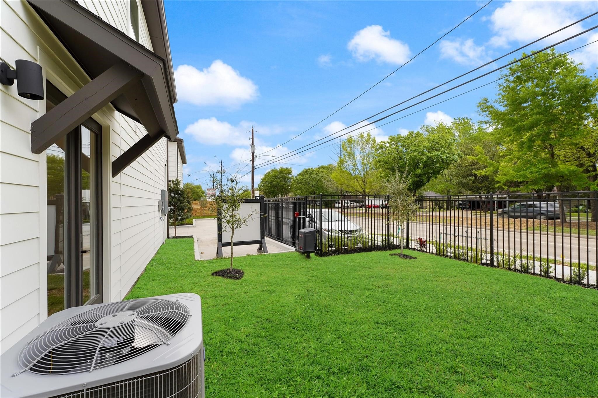 2131 Blalock Road, Unit G Houston, TX 77080 - Photo 23 of 28 a view of a porch with a backyard