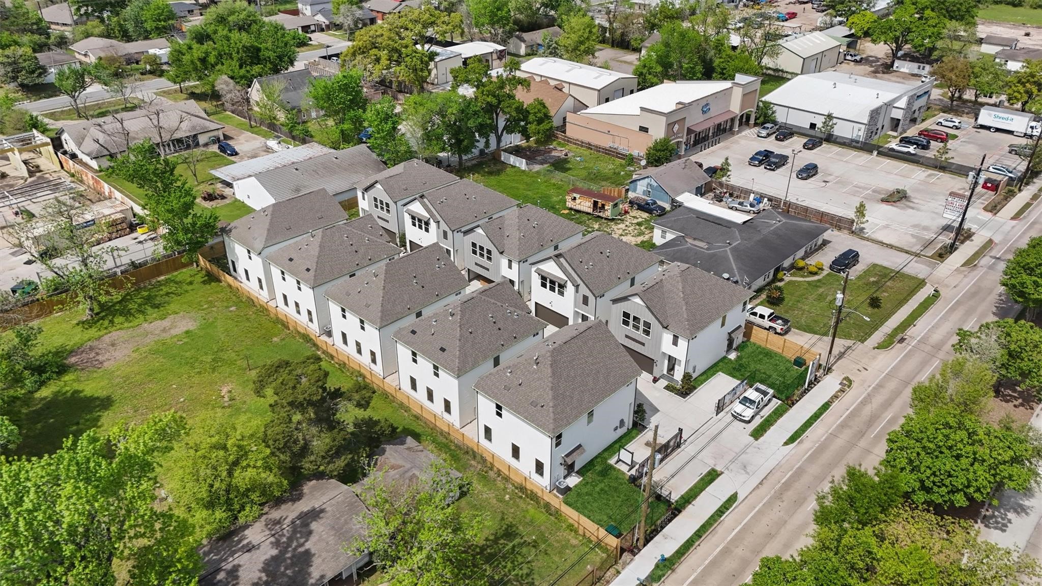 2131 Blalock Road, Unit G Houston, TX 77080 - Photo 27 of 28 an aerial view of residential houses with outdoor space