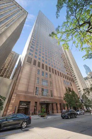 $549,000 | 161 East Chicago Avenue, Unit 56H, Chicago, IL 60611