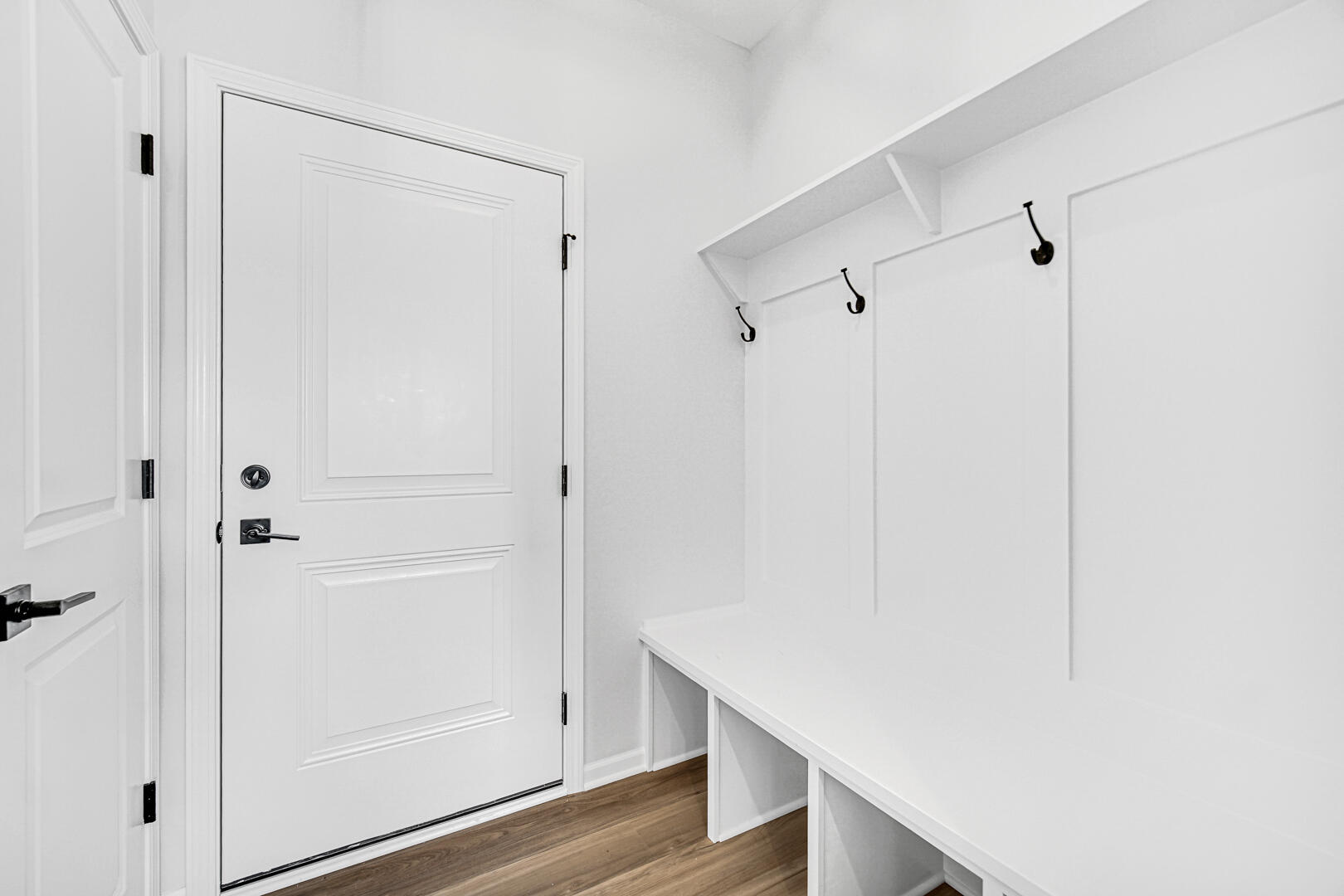 708 Druim Trail Crown Point, IN 46307 - Photo 15 of 27 a bathroom with a shower