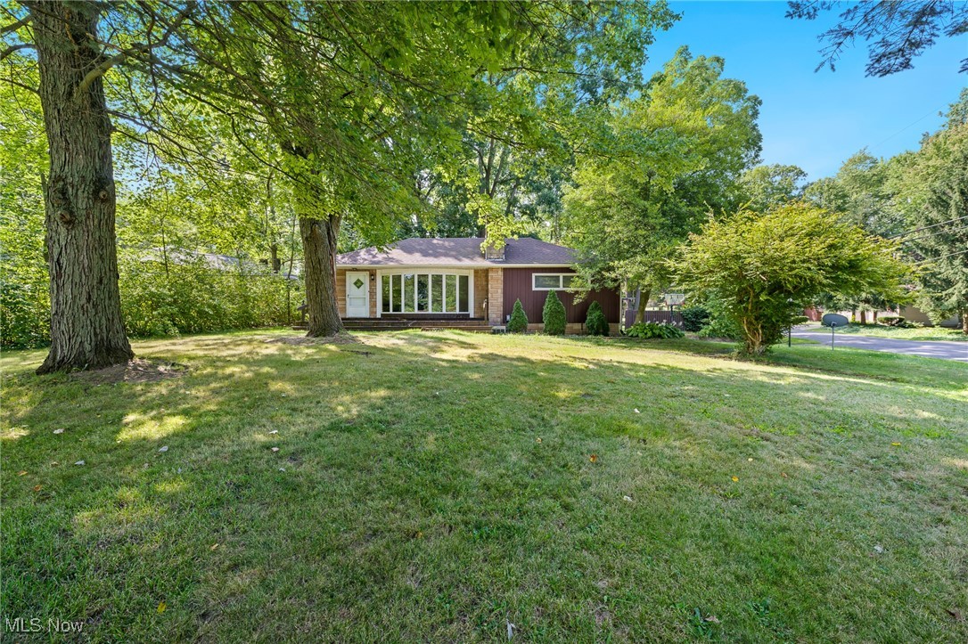 718 Fairwood Road Akron, OH 44319 - Photo 15 of 15 Ranch-style house with a front yard