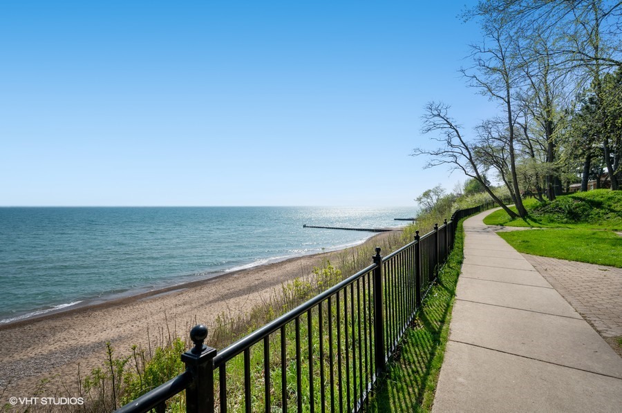 226 Sheridan Road Winnetka, IL 60093 - Photo 5 of 12