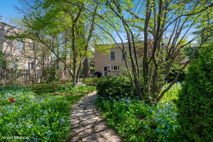 226 Sheridan Road Winnetka, IL 60093 - Photo 8 of 12