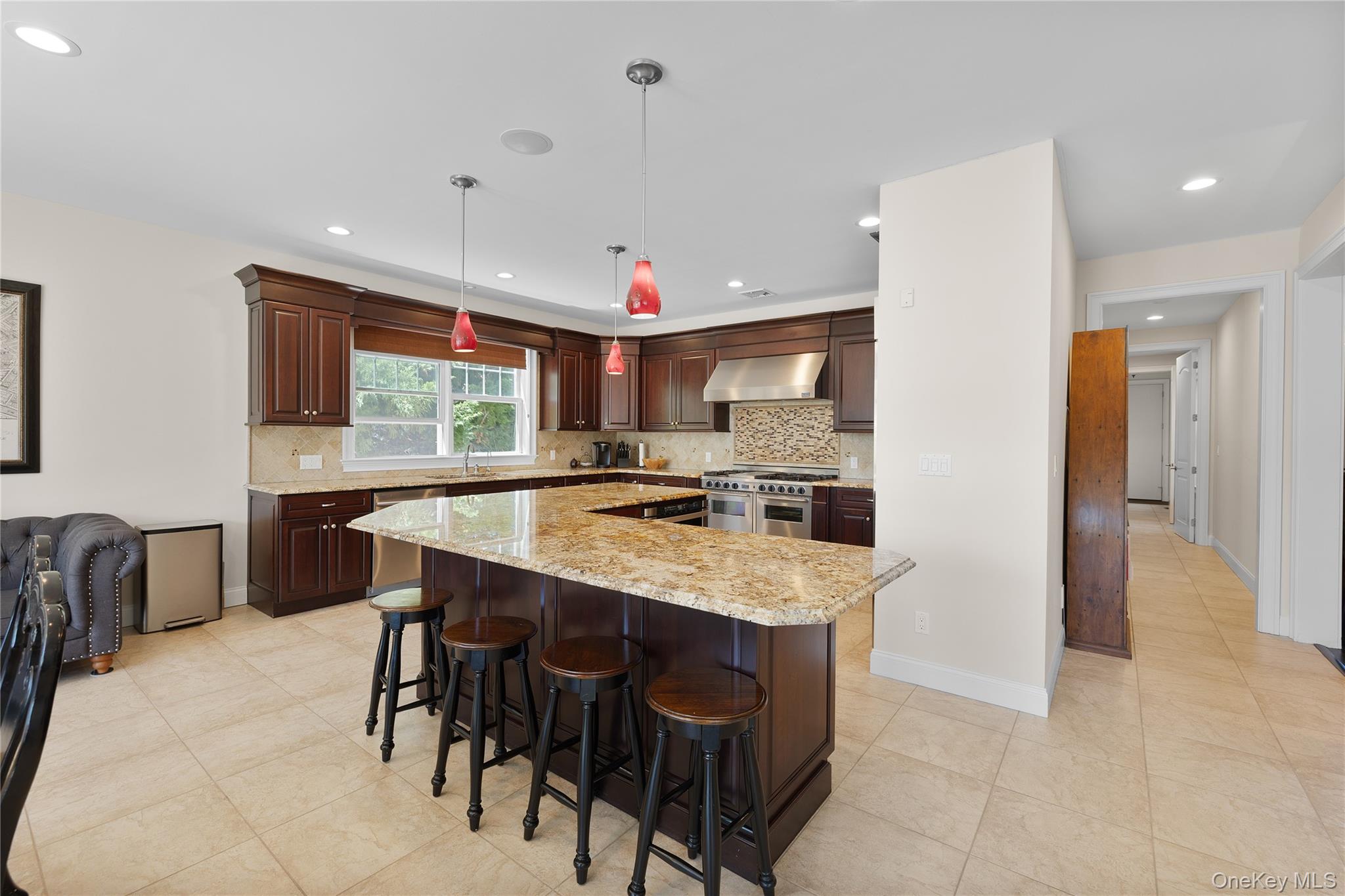 65 West Bayberry Road Islip, NY 11751 - Photo 17 of 44