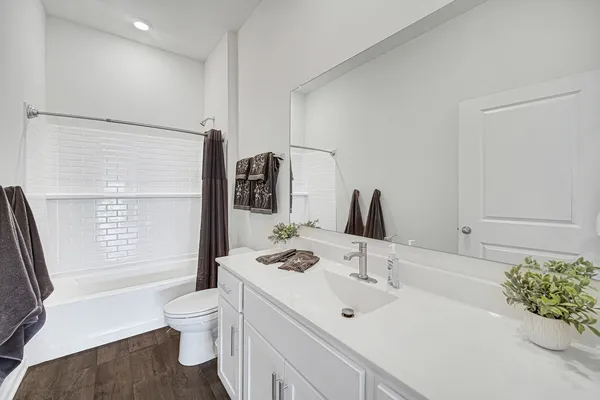 $310,300 | 6313 Maple Glen Drive, Wonder Lake, IL 60097