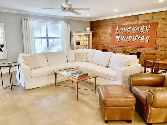 $749,999 | 6978 Skull Creek Road, Fayetteville, TX 78940