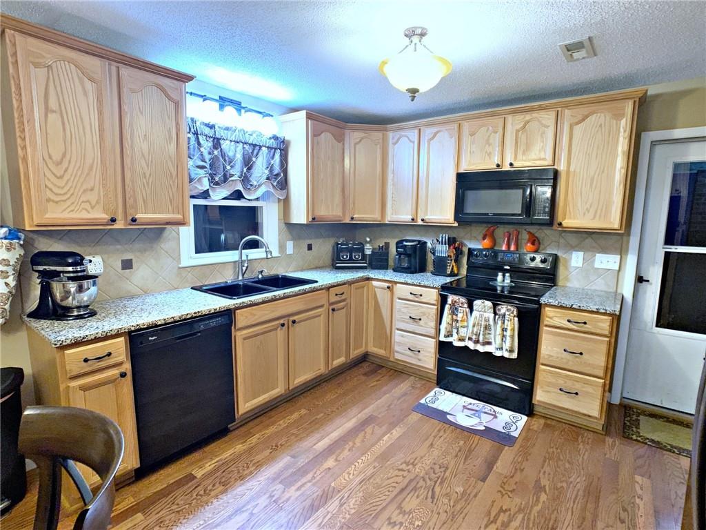 5614 Valley Field Road Southeast Hickory, NC 28602 - Photo 6 of 29 Gallery Image 6
