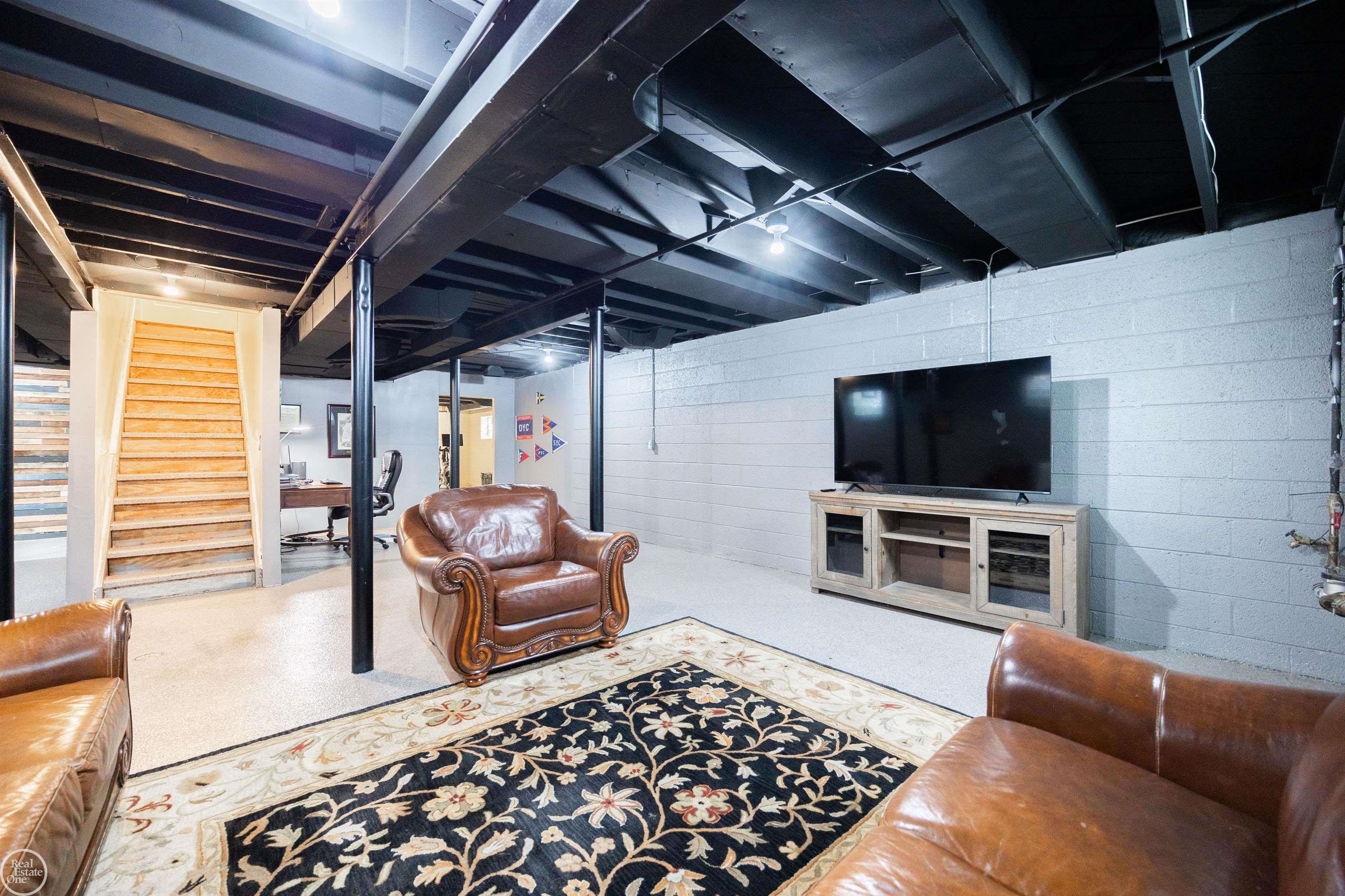 704 Pemberton Road Grosse Pointe, MI 48230 - Photo 55 of 75 50135490-07c18e48-4926-480e-86ec-984808afb8a6.JPG