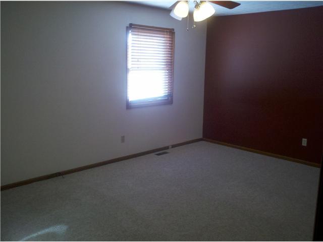 1296 Hubbard Road Galloway, OH 43119 - Photo 11 of 15 Gallery Image 11