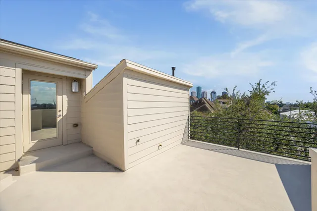 $495,000 | 2102 Sabine Street, Houston, TX 77007