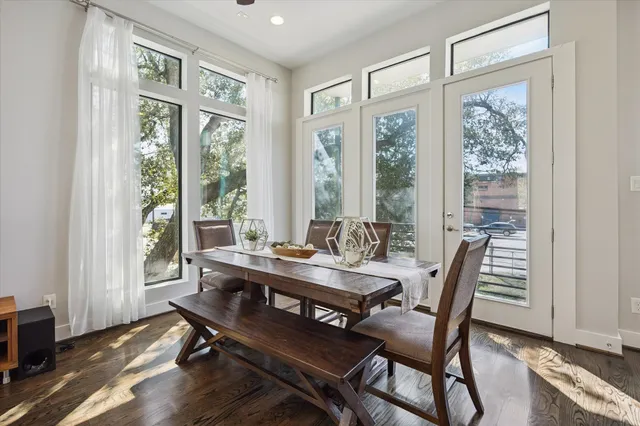 $495,000 | 2102 Sabine Street, Houston, TX 77007