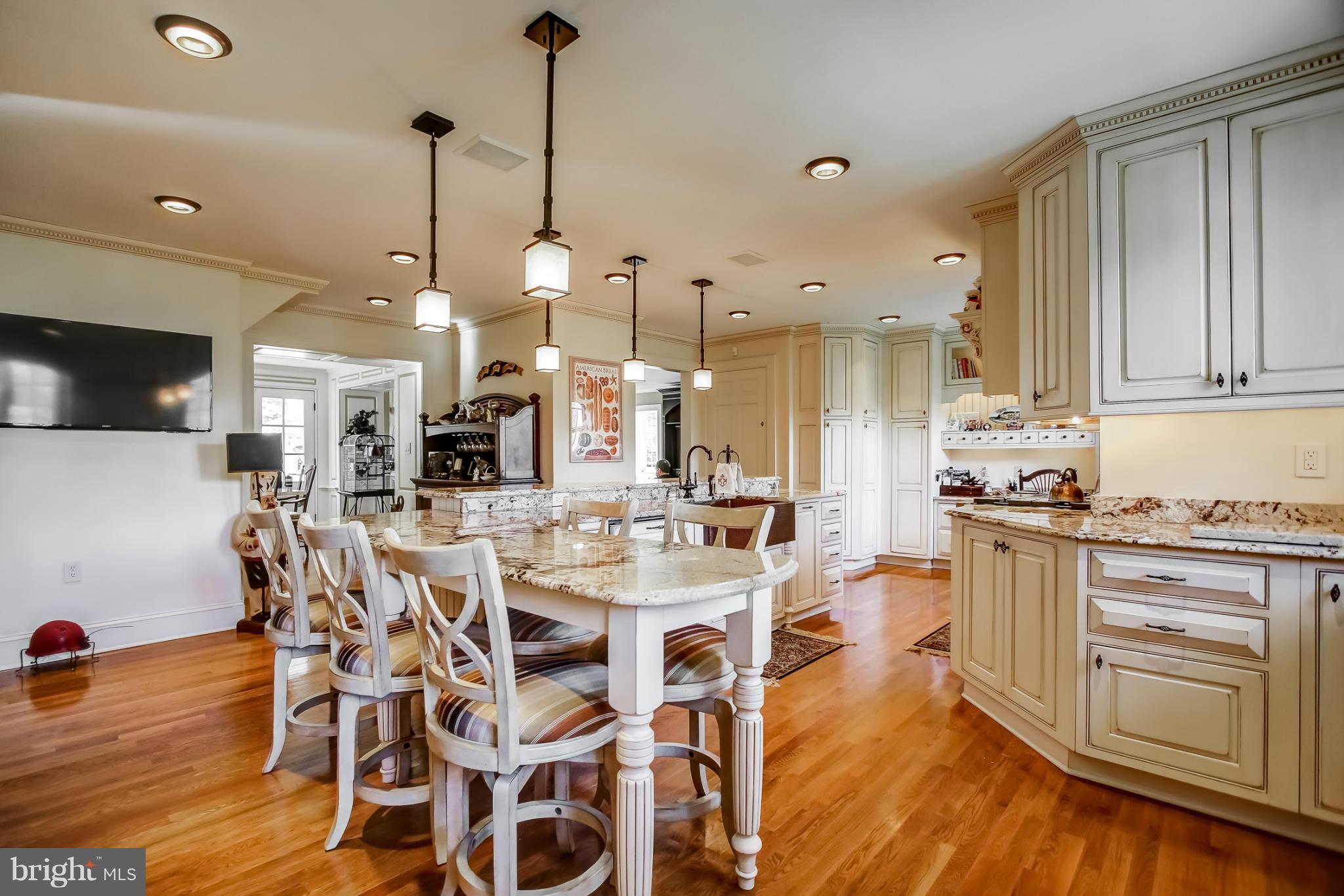 6610 Darnall Road Ruxton, MD 21204 - Photo 22 of 45 Eating peninsula for 5