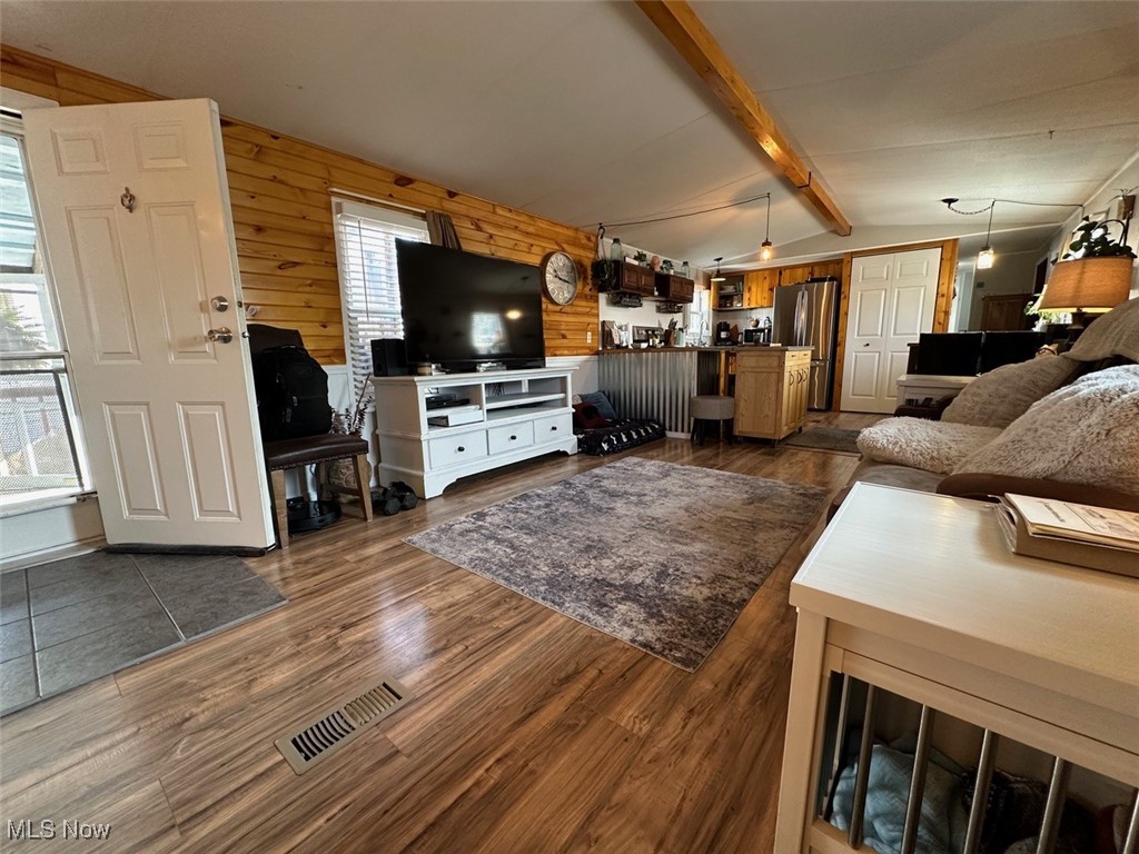 10979 Leader Road Chardon, OH 44024 - Photo 5 of 27 Gallery Image 5