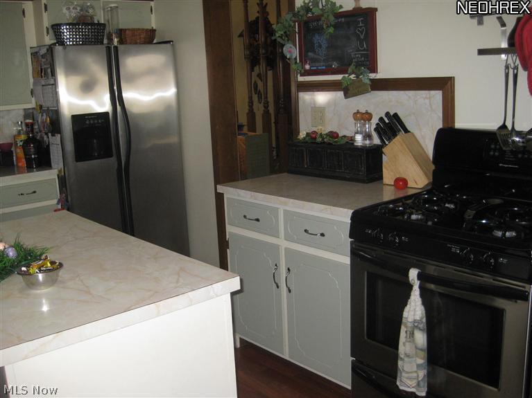 564 Whitney Road Conneaut, OH 44030 - Photo 3 of 15 Gallery Image 3