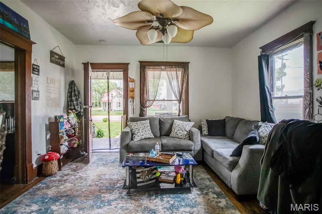 812 South Main Street Pleasant Hill, IL 62366 - Photo 12 of 51