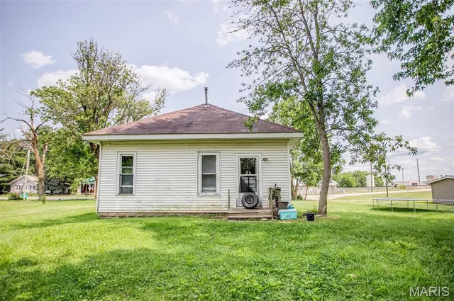 $45,000 | 812 South Main Street, Pleasant Hill, IL 62366