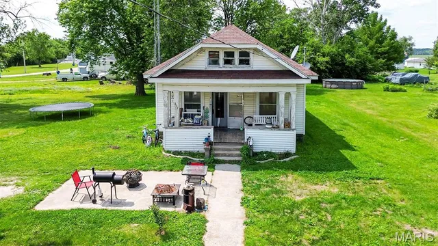 $45,000 | 812 South Main Street, Pleasant Hill, IL 62366