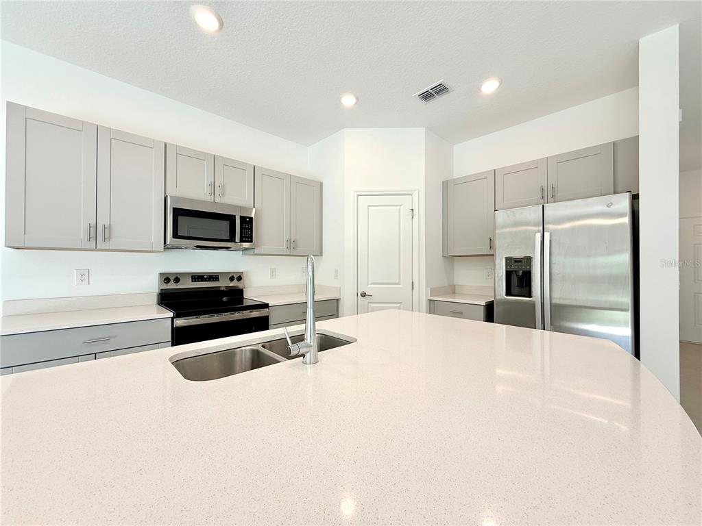 348 River Front Way Edgewater, FL 32141 - Photo 4 of 28