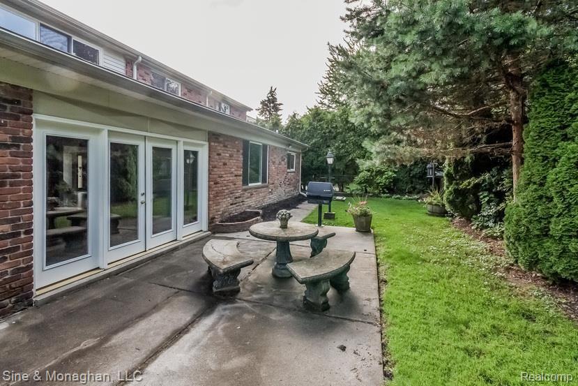 845 Cook Road Grosse Pointe, MI 48236 - Photo 35 of 48 032-Rear_View-1898128-small.jpg
