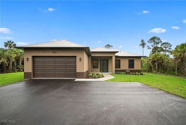 $3,000 | 3244 32nd Avenue Southeast, Naples, FL 34117