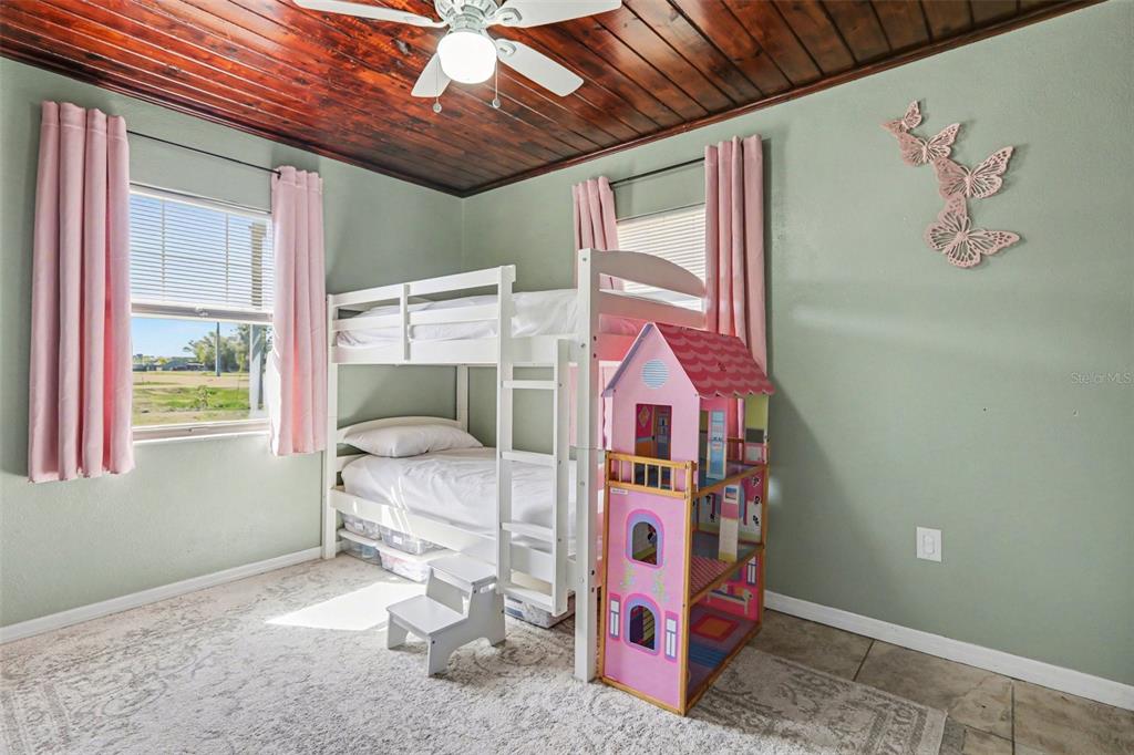 220 6th Avenue Southwest Ruskin, FL 33570 - Photo 11 of 19