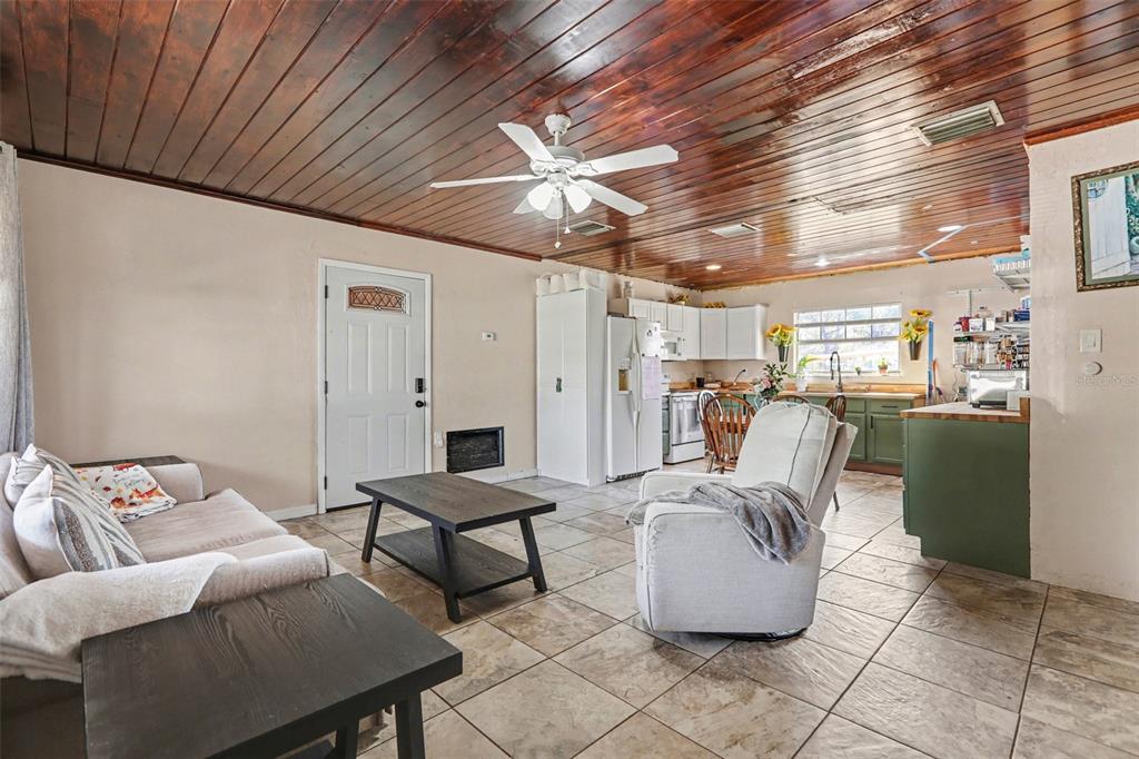 220 6th Avenue Southwest Ruskin, FL 33570 - Photo 5 of 19