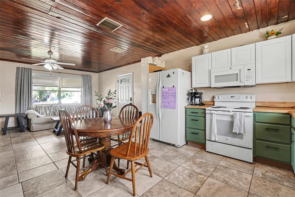 220 6th Avenue Southwest Ruskin, FL 33570 - Photo 7 of 19