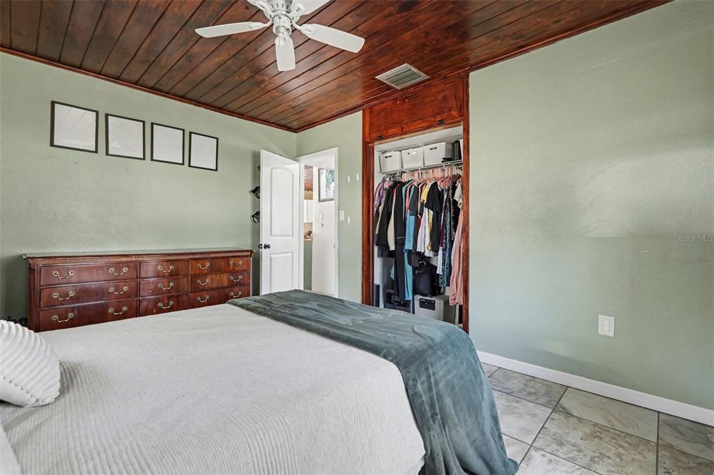 220 6th Avenue Southwest Ruskin, FL 33570 - Photo 10 of 19