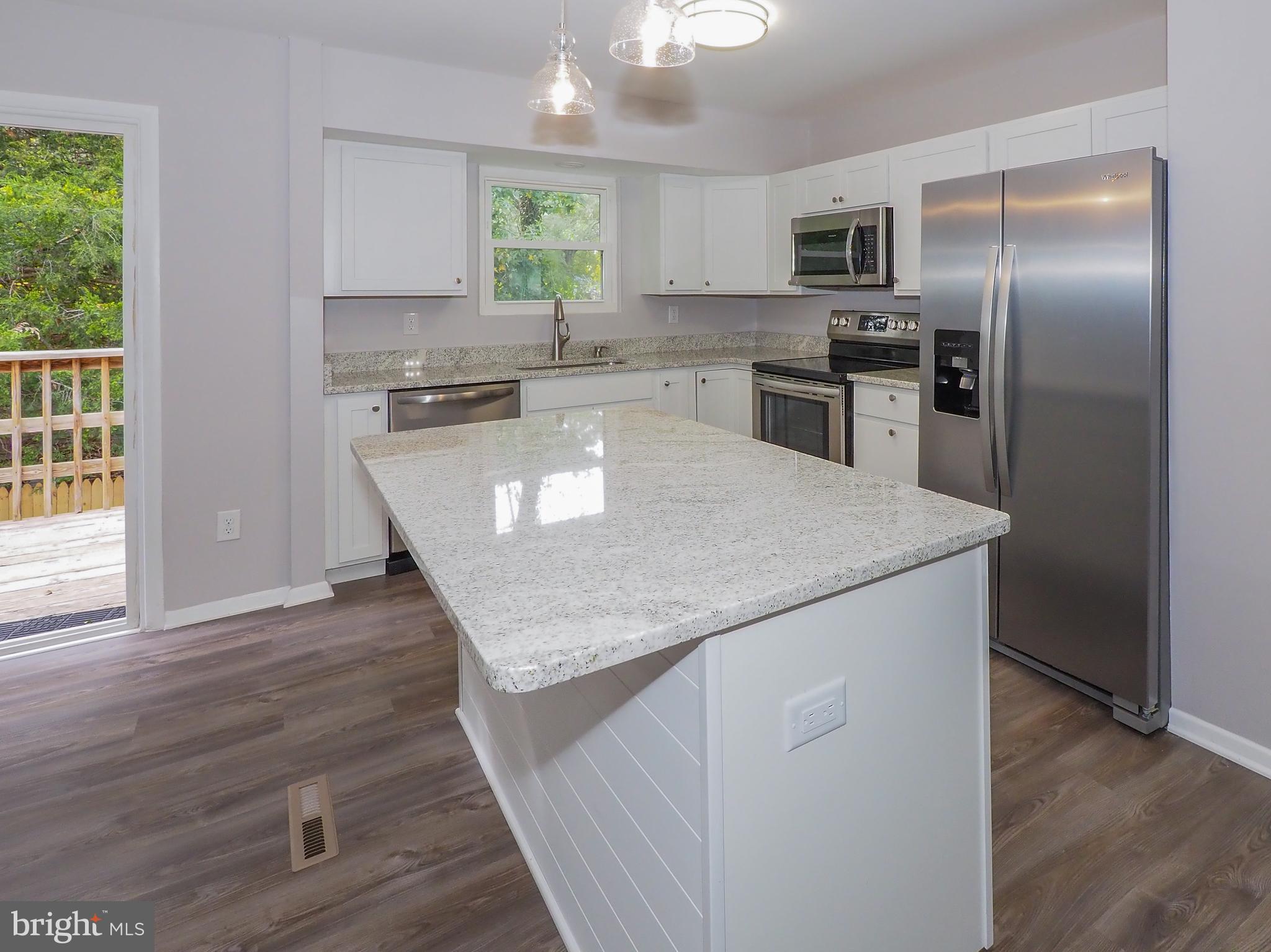 504 Tulip Road Riva, MD 21140 - Photo 7 of 60 Island breakfast bar