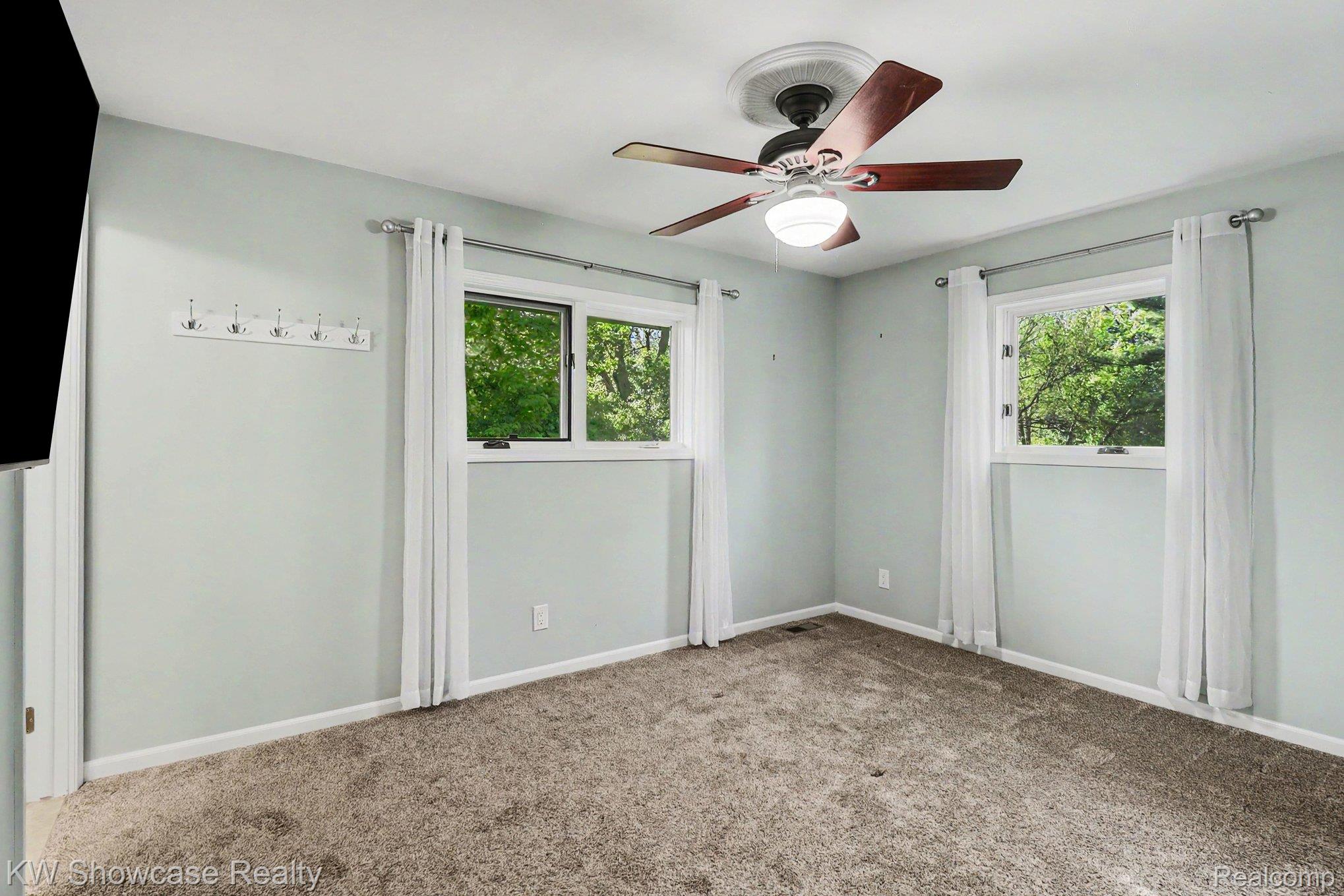 2572 Ridge Road White Lake, MI 48383 - Photo 18 of 44 017_file_5748.jpg