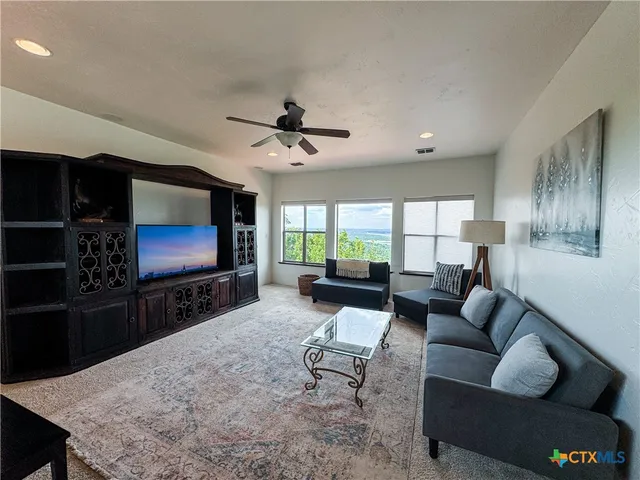 $4,000 | 2000 Village Oak, Canyon Lake, TX 78133