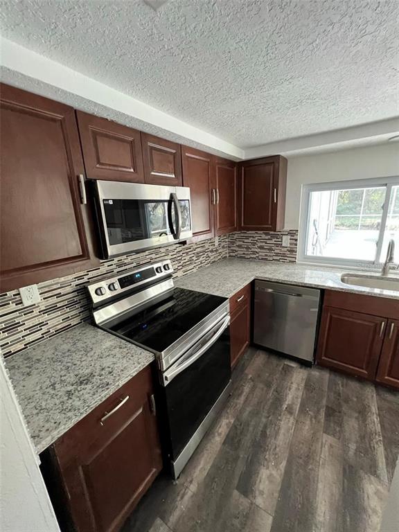 8206 Clover Hill Loop Hudson, FL 34667 - Photo 4 of 20