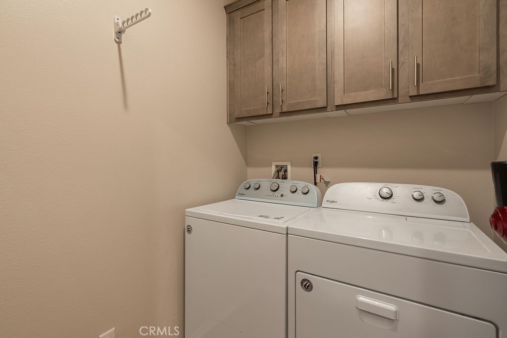 829 South Pine Avenue Rialto, CA 92376 - Photo 37 of 48 Indoor laundry room