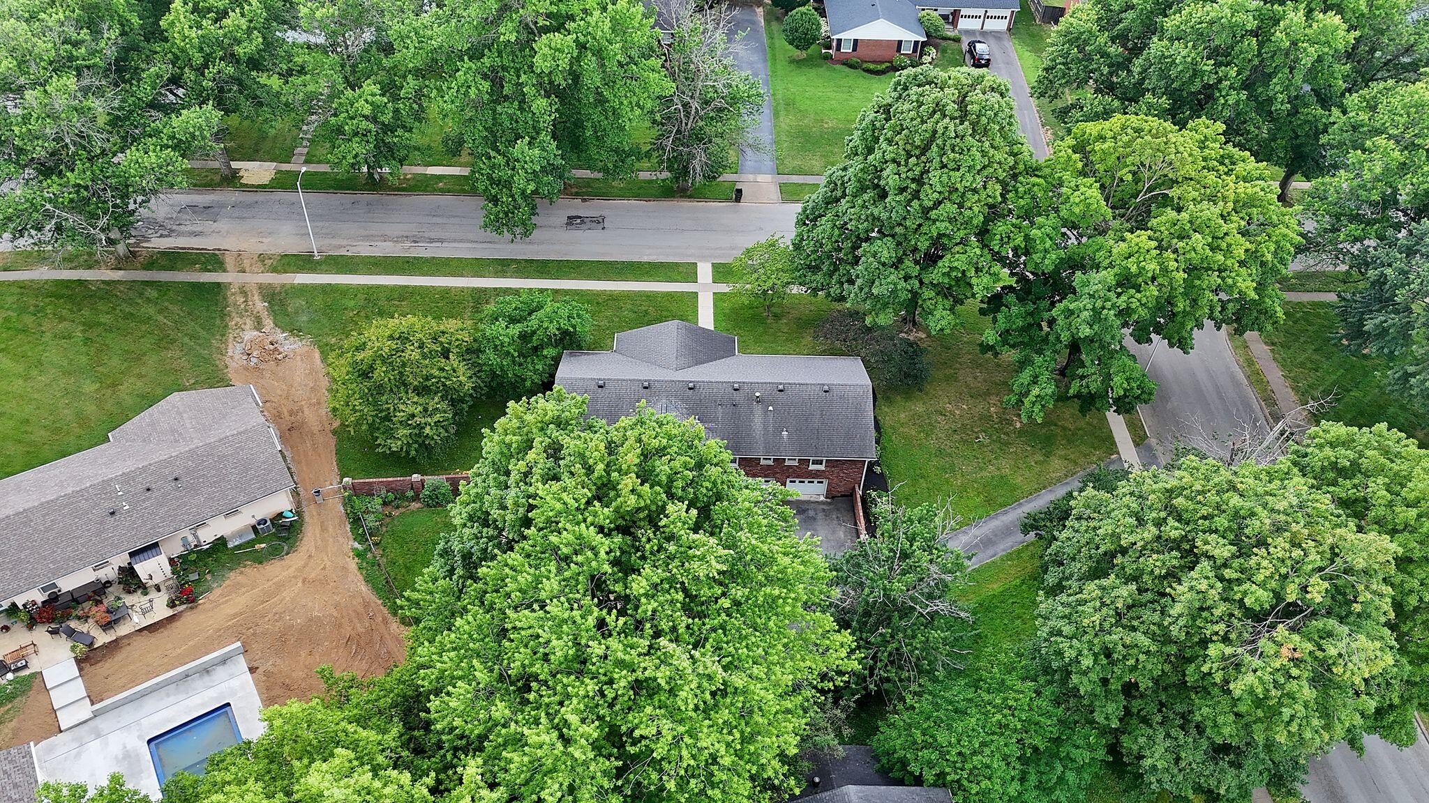 2092 Williamsburg Road Lexington, KY 40504 - Photo 85 of 90 DJI_20250710115120_0245_D