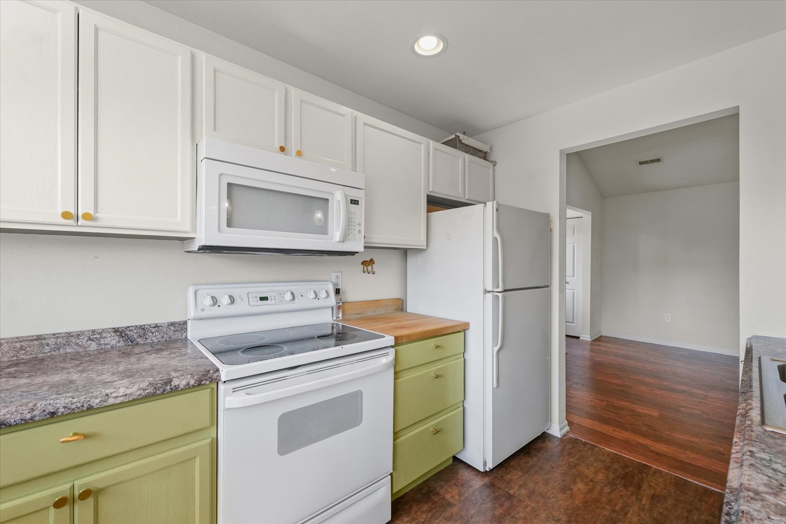 2404 Windward Boulevard, Unit 202 Champaign, IL 61821 - Photo 11 of 29