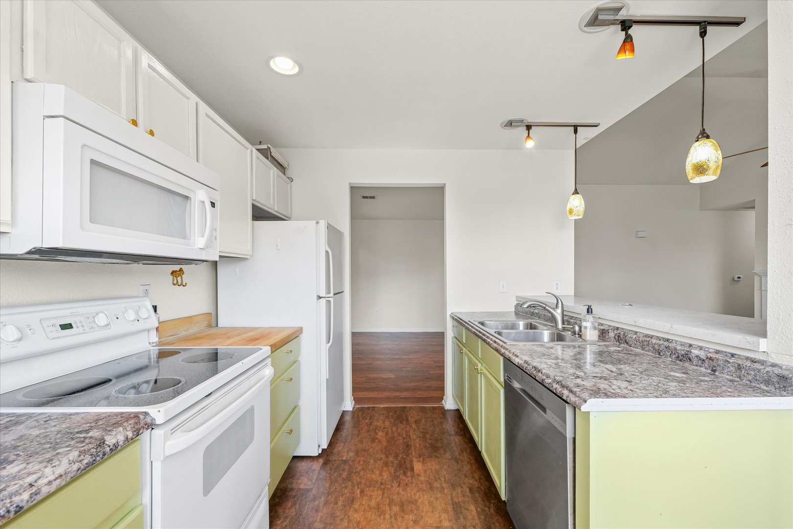 2404 Windward Boulevard, Unit 202 Champaign, IL 61821 - Photo 13 of 29