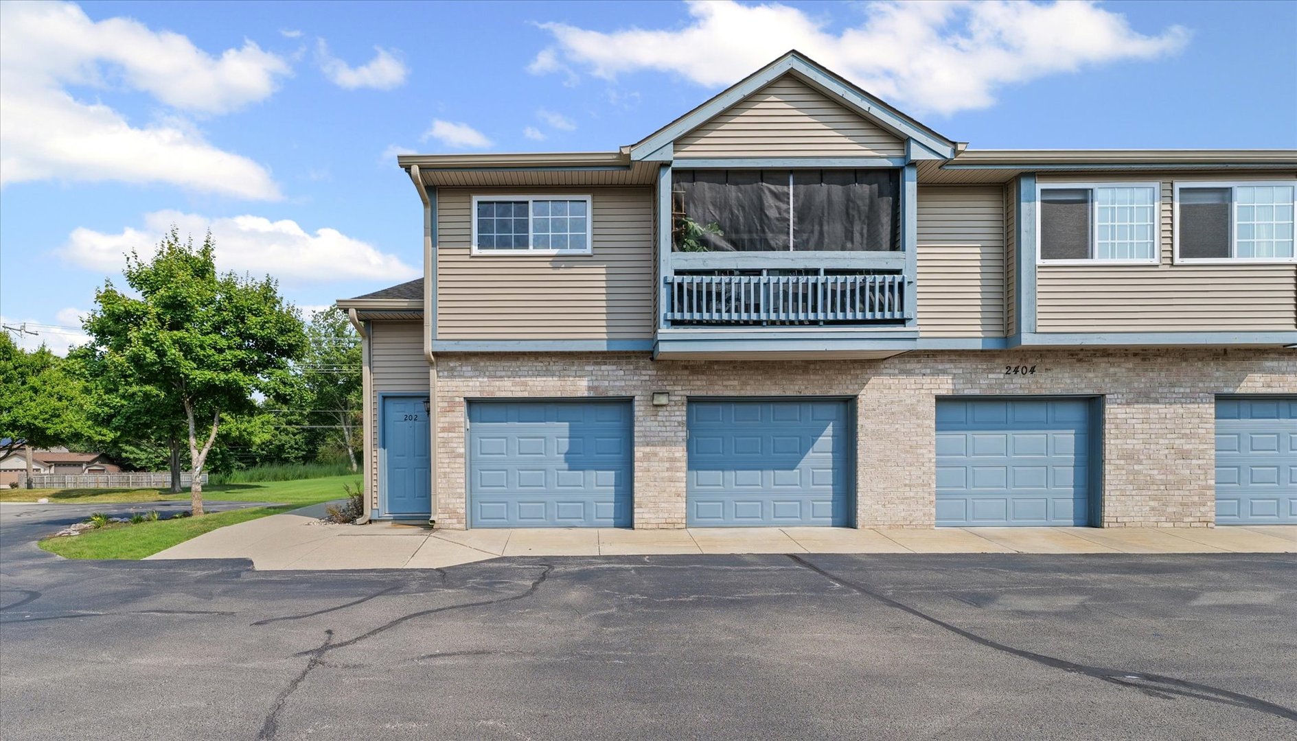 2404 Windward Boulevard, Unit 202 Champaign, IL 61821 - Photo 2 of 29