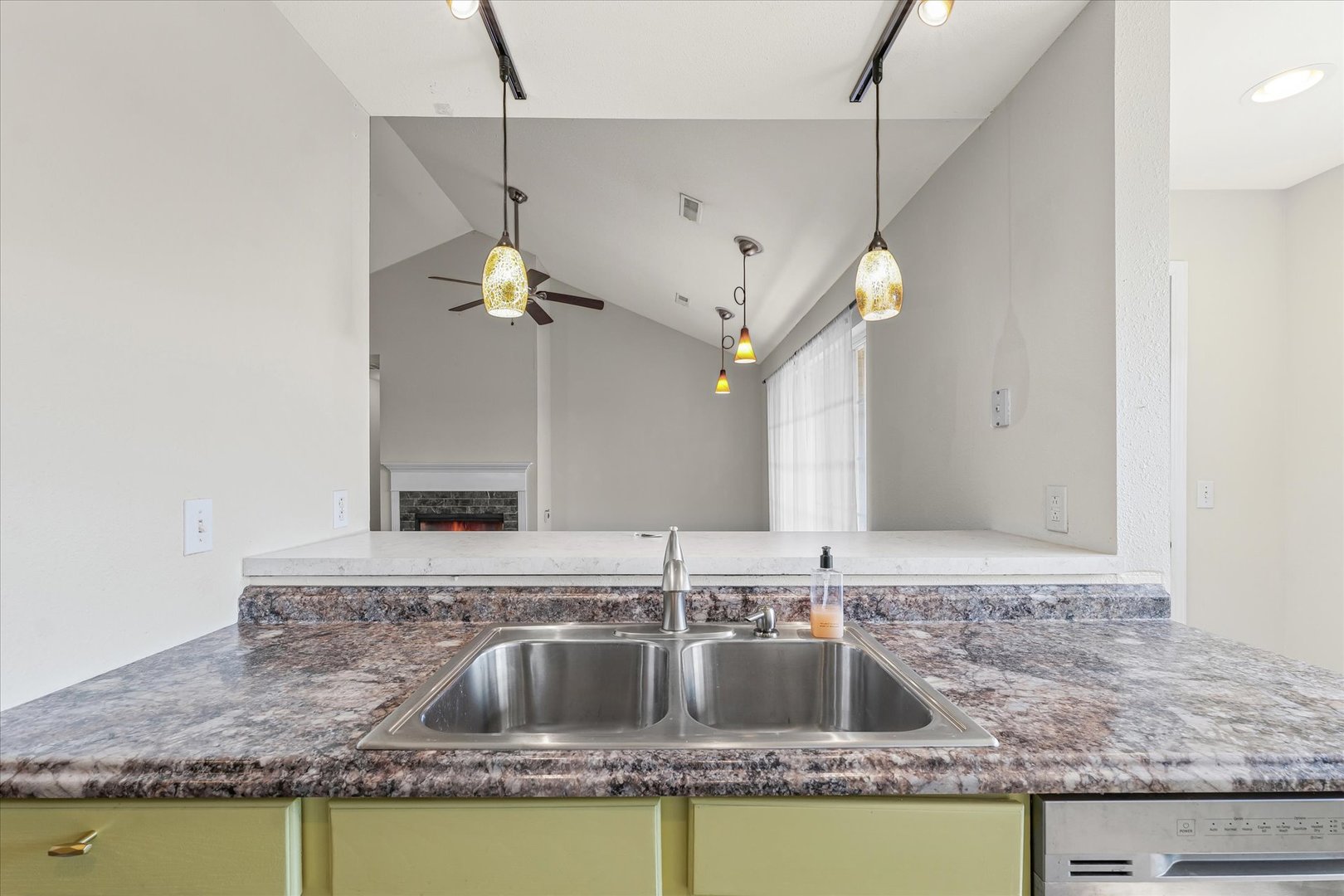 2404 Windward Boulevard, Unit 202 Champaign, IL 61821 - Photo 10 of 29