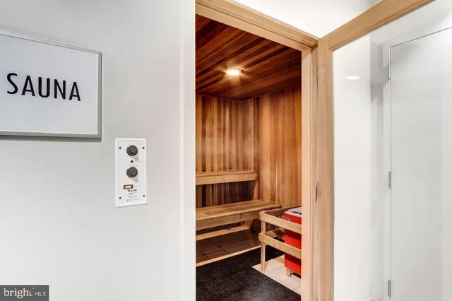 $2,000 | 1011 Arlington Boulevard, Unit 926, Arlington, VA 22209