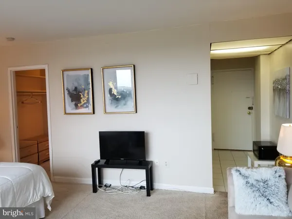 $1,750 | 1011 Arlington Boulevard, Unit 926, Arlington, VA 22209
