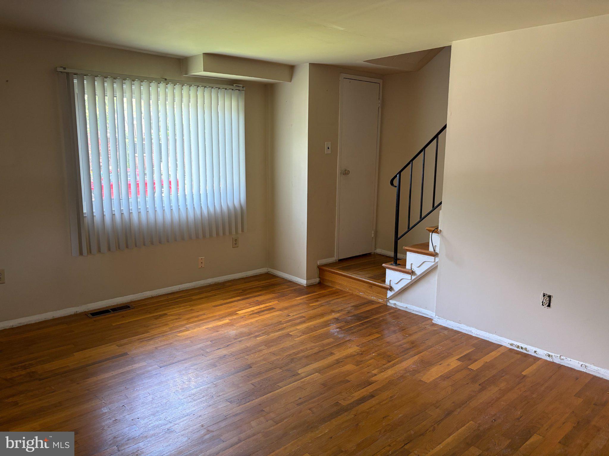 638 Kingston Road Middle River, MD 21220 - Photo 5 of 18 Bright and inviting living space.