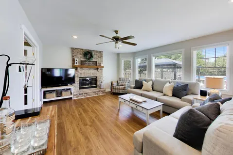 $489,000 | 2446 Lawson Boulevard, Gurnee, IL 60031