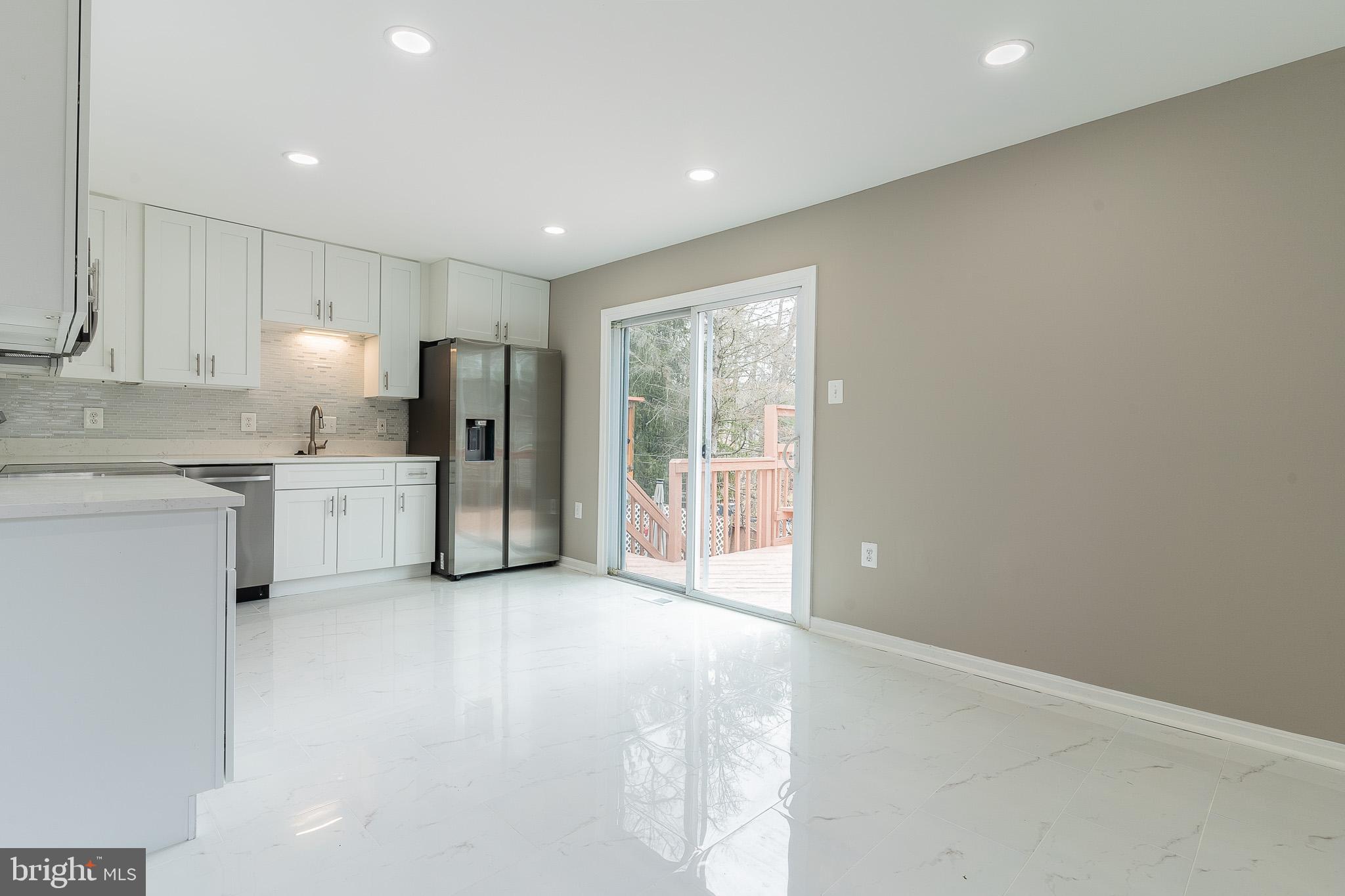 7324 Stream Way Springfield, VA 22152 - Photo 6 of 30 Gallery Image 6