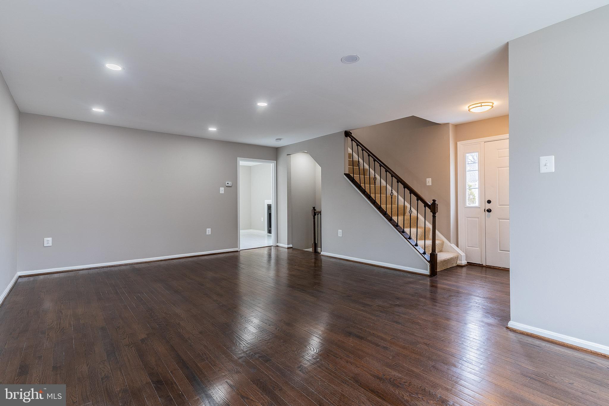 7324 Stream Way Springfield, VA 22152 - Photo 9 of 30 Gallery Image 9
